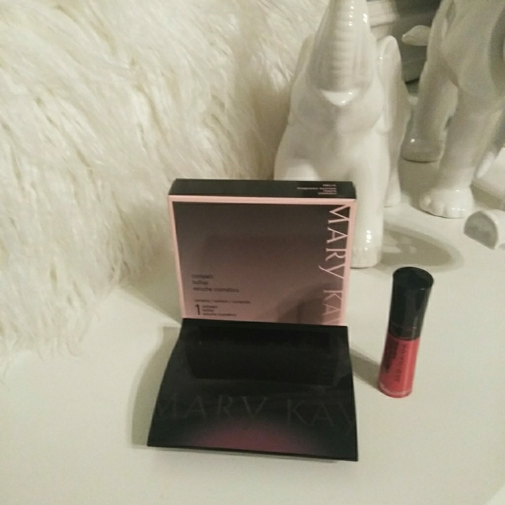 Mary Kay Compact